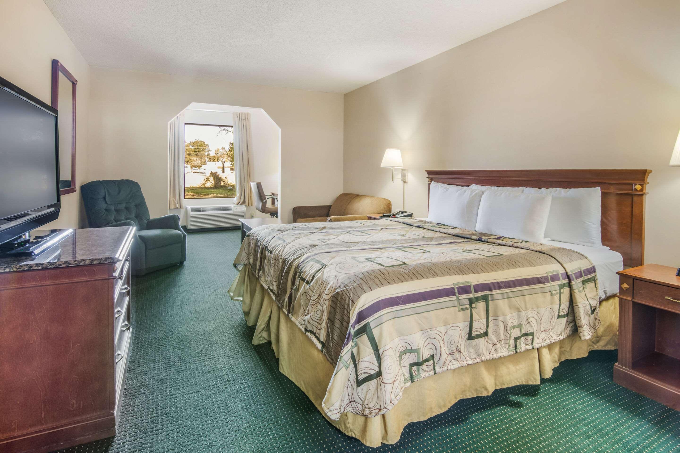 Rodeway Inn & Suites Dublin Exterior foto