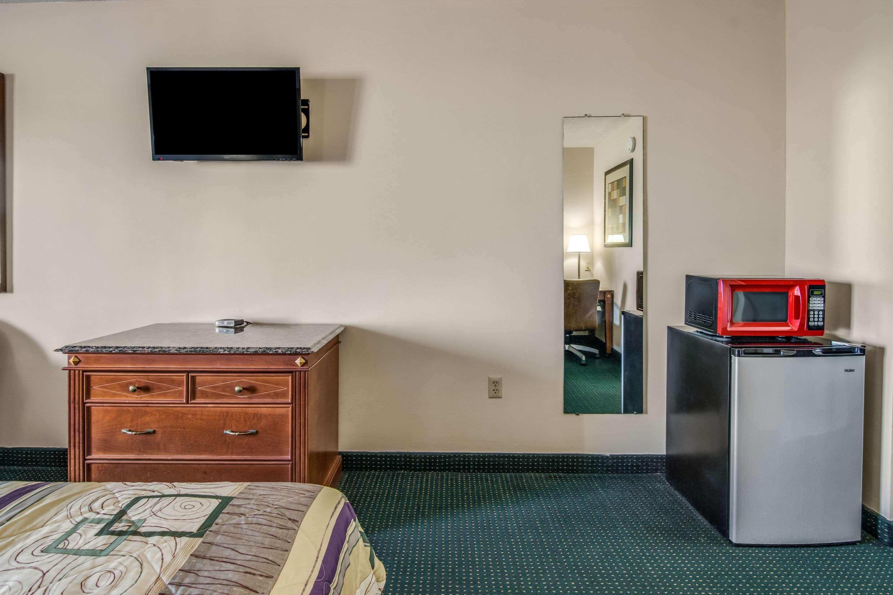 Rodeway Inn & Suites Dublin Exterior foto