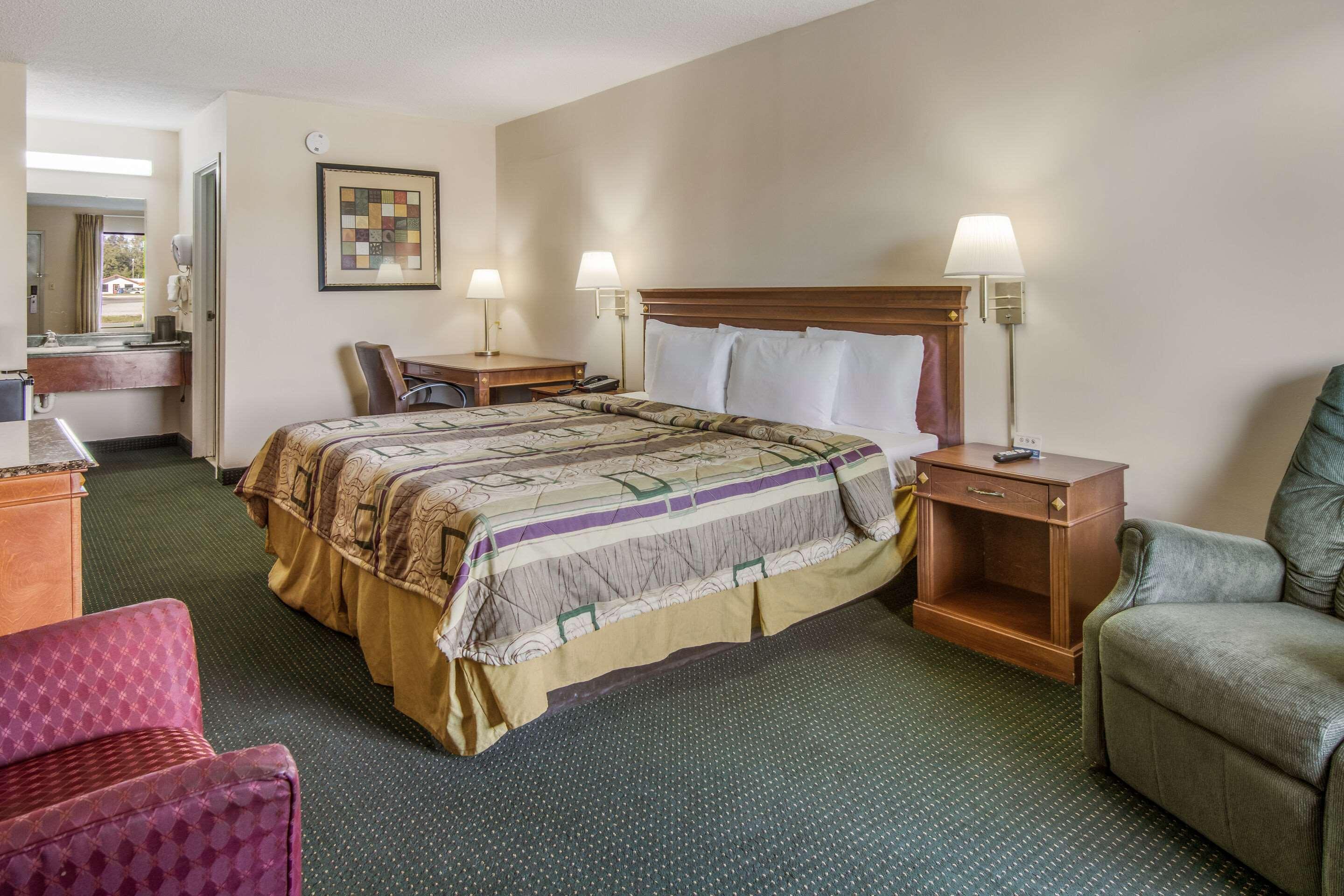 Rodeway Inn & Suites Dublin Exterior foto